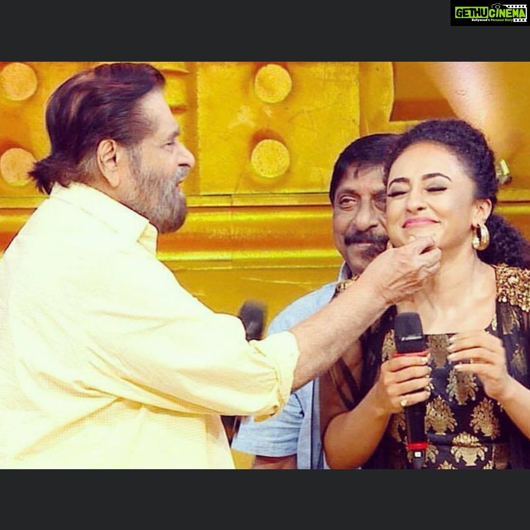 Pearle Maaney Instagram - Happy birthday to Madhu Sir ❤️🌸😊 മലയാളത്തിൻ്റെ മഹാനടൻ, മധു സാറിന് ജന്മദിനാശംസകൾ.