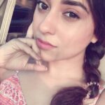 Pearle Maaney Instagram - The world is a beautiful place ❤️ Believe ❤️ Find reasons to say Thank You for this wonderful life ❤️ everything around you, everyday is a blessing. ❤️ What is Your greatest blessing? 🙂🌸🌸🌸
