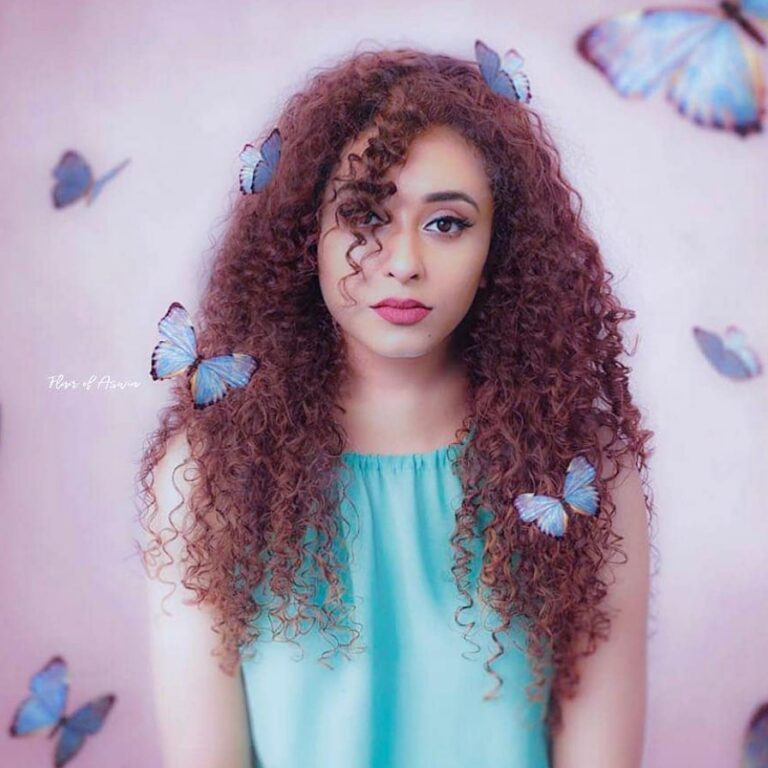 Pearle Maaney Instagram - Butterfly lover 😋 Art by @flairofaswin ❤️🌸