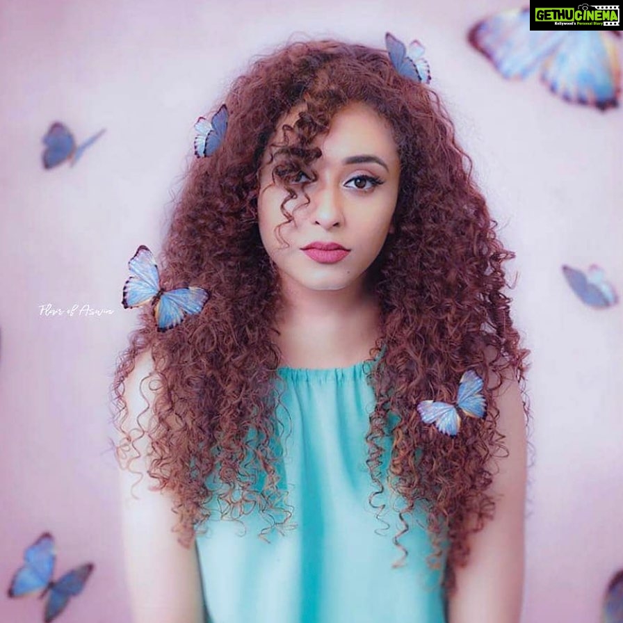 Pearle Maaney Instagram - Butterfly lover 😋 Art by @flairofaswin ❤️🌸