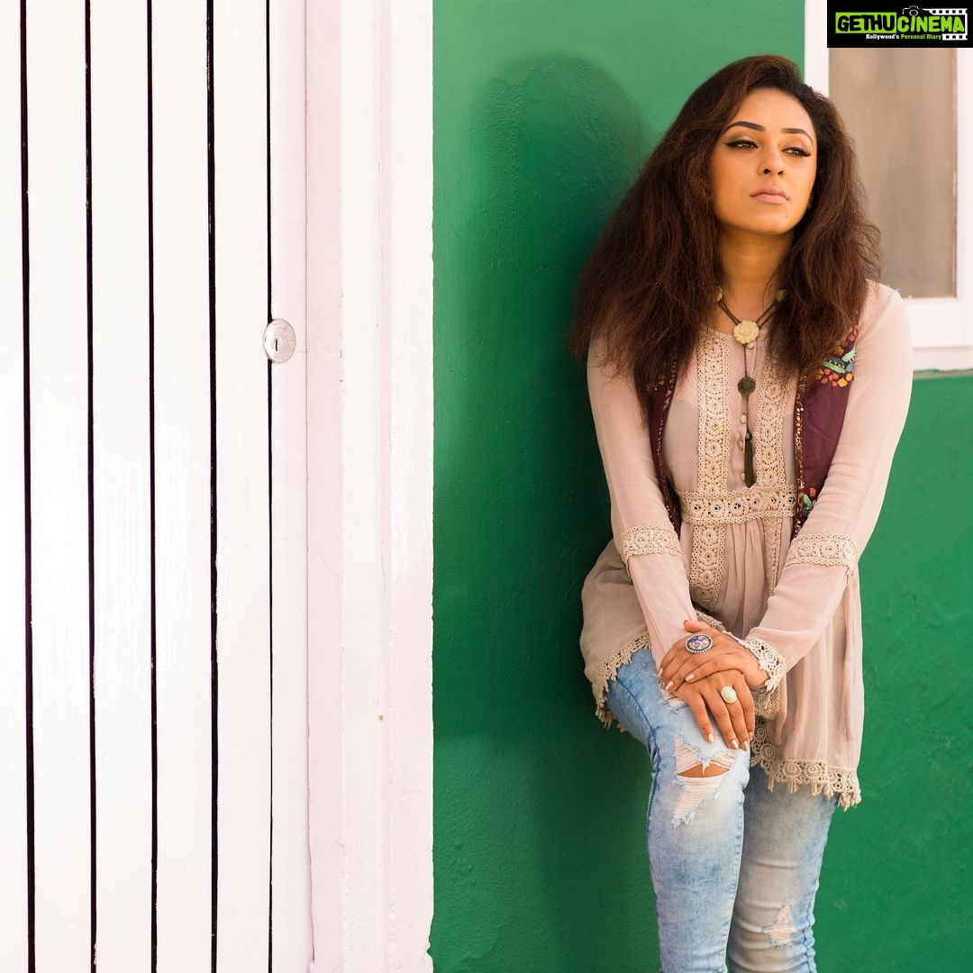 Pearle Maaney Instagram - When feelings become the means of thinking, or if we cannot think greater than how we feel, we can never change. To change is to think greater than how we feel. To change is to act greater than the familiar feelings of the memorized self. Think of it this way: the input remains the same, so the output has to remain the same. How, then, can you ever create anything new? Feel Happy Feel Safe Feel everything βNowβ that you want to have for real. Think Clean. πΈ Always. πΈ Your mind is a Very Powerful tool. Use it wisely. β€οΈ PS: itβs quite normal to feel low when things happening around you make you sad. It only means that you are a good human because the suffering of others make you sad. But always remember feeling sad brings down your power. Just pull urself back on track and keep moving forward. We need good people like you to keep moving forward with courage and Hope. Feel hopeful, be calm and when you think from a clear conscience your mind will find solutions. You are Awesome always remember that. You are A superstar πΈπ₯π . . Peace Love N Music to All π