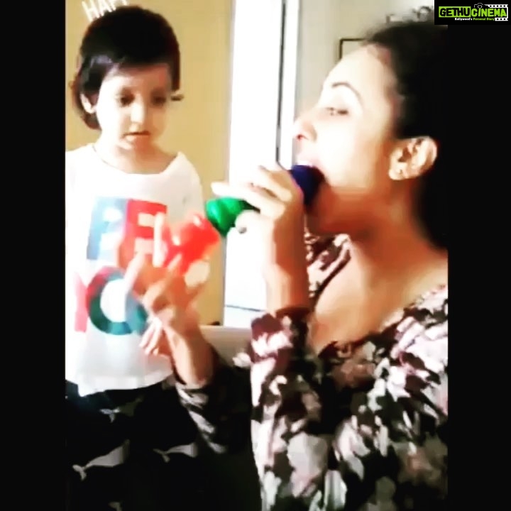 Pearle Maaney Instagram - π magic time with Amy baby β€οΈ miss u @neetha.varghese.77 π hope we all meet sooooooon πΈ Life is Actually Simple πΈπ±