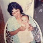Pearle Maaney Instagram - Long long ago... when I was really tiny but still knew it was Important to smile when they said ‘Cheese’ 😋 Amma and Me 🥰