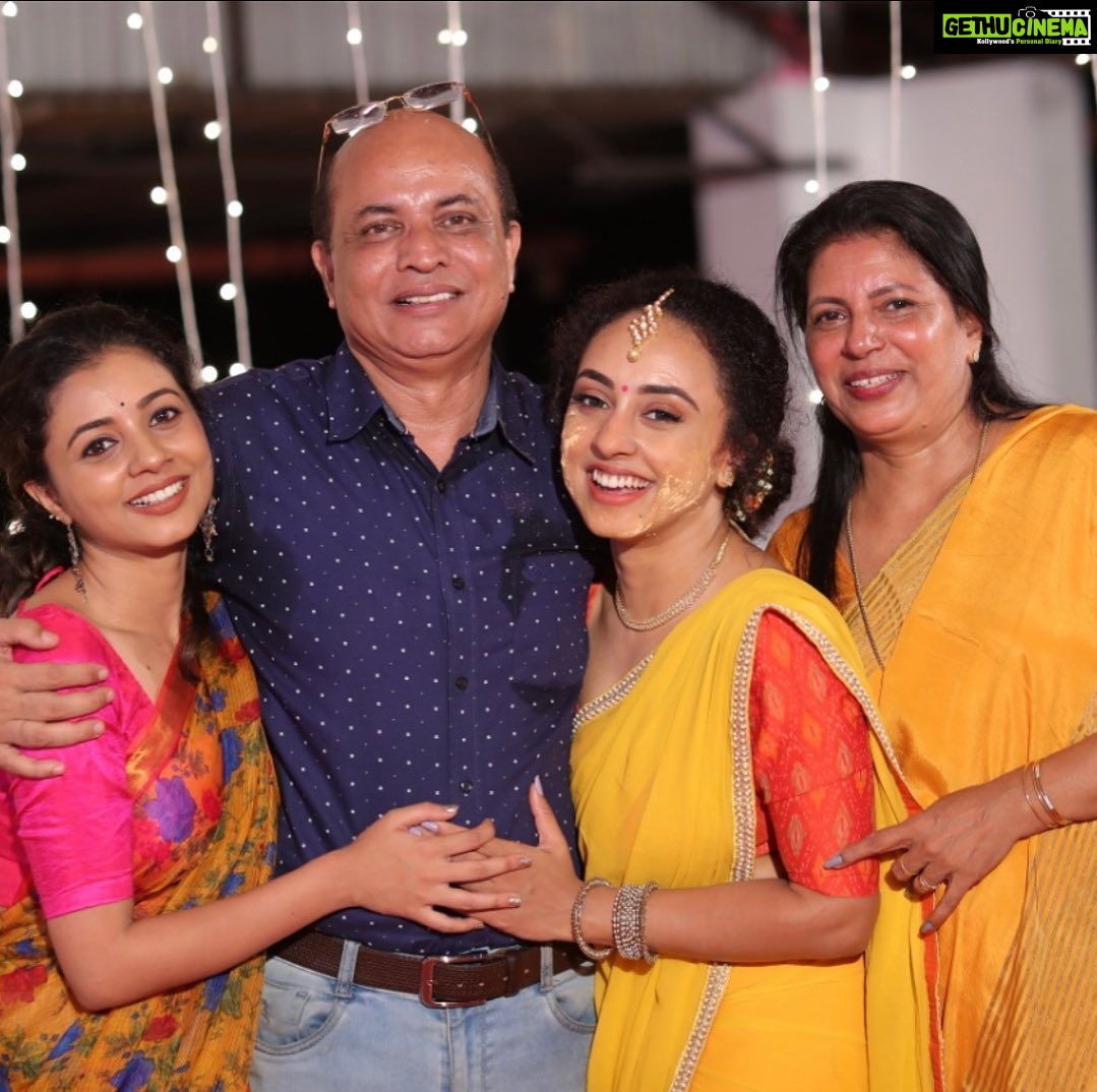 Pearle Maaney Instagram - His world is Simple... keeping us happy and together.. also a small extra information... from the time I can remember I’ve always heard my mom call Him “daddy” 😀 she learned it from me and Rachel I think anyway... it’s happy Father’s Day for All 3 of us today ❤️ #Happyfathersday 🌸