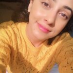 Pearle Maaney Instagram - Hello my Darlings... my happy people... I love you all 😘🌸 we all together have been learning big lessons and together we are learning to stay strong... during this time If you see anyone falling or struggling to keep up... stop ... help them get up and then continue your journey... because reaching the goal is more sweet when we all reach there together alle... ? ❤️ As Humans.. that’s what makes us all happy 🌸 Peace Love and Music to All... All is Well, All is Well, All is Well 🍀