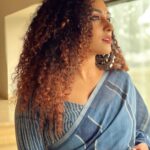 Pearle Maaney Instagram - Feeling Blue but in a Good Way… 🌧 ☔️ . @bhimajewellersme @aanacart #Bhimasuperwomanseason2 MUA @ashna_aash_