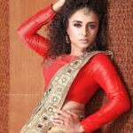 Pearle Maaney Instagram – People would say a million different things about you… but what do u say about yourself ? how do u see yourself ? That’s what really matters… Be Bold. Be Brave and Believe that You are Strong. You are Important.❤️
.
.
.
Styling @zehera_cimi 
Click @seny_p_arukattu 
Make up @unnips