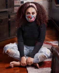 Pearle Maaney Instagram - Wear a Mask On your face... But not on your personality. 🌸 We need to continue to stay safe... wear your mask... practice Social Distancing... wash hands.. use Sanitisers.. wear Gloves when necessary. Do your best and leave the rest to God. Stay Alert 🚨 . . . . Shoot for @grihalakshmi_ Photo : @arun_payyadimeethal Styling : @arjun_vasudevs Top : @kaadhi_by_seenuakku Makeup : @unnips Retouch: @suveeshgraphiccyanide Cam Assist: @rahulthuvassery