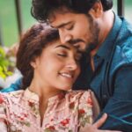 Pearle Maaney Instagram - Happy One Year my Love. Time does fly when you are madly in love. Feeling Blessed ❤️ @srinish_aravind A life time is waiting ahead of us with beautiful moments. Taking this moment to thank everyone who loved Us... stood by us Like our Family.. Always..Thank You ❤️ Need all your blessings on this special day ❤️ #firstweddinganniversary 🧿