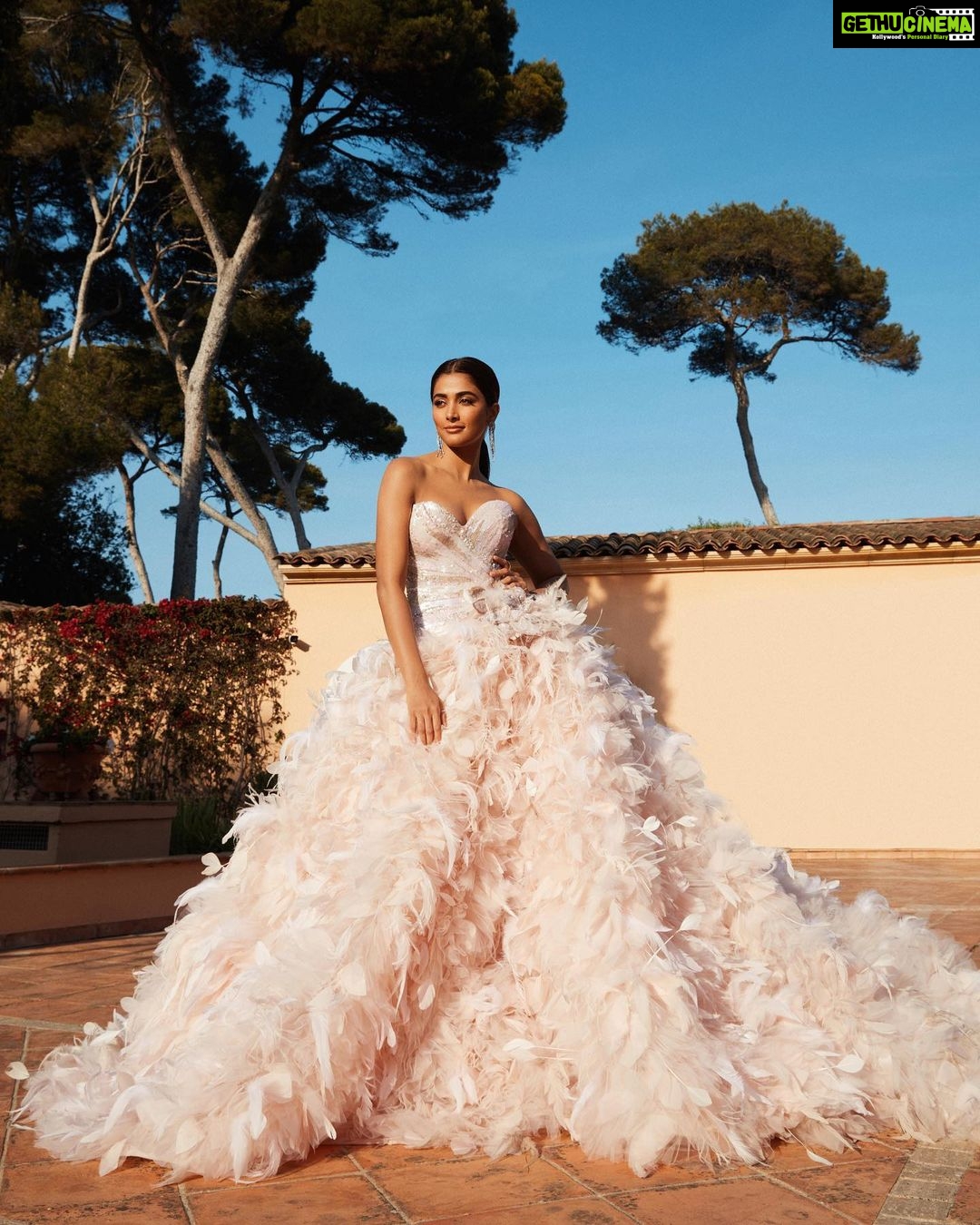 Pooja Hegde Instagram - Soaking it all in… #cannes2022 #redcarpet #IndiaAtCannes . . #GodawanAtCannes #CraftedInIndia #DrinkResponsibly