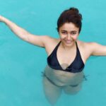 Poonam Bajwa Instagram – Thissss much I love you ❤️❤️❤️
#tbt#onefinesummerday#pooldiaries🏊#📸@suneel1reddy