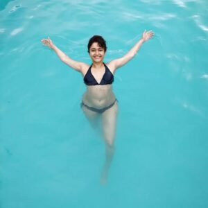 Poonam Bajwa Instagram - Thissss much I love you ❤️❤️❤️
#tbt#onefinesummerday#pooldiaries🏊#📸@suneel1reddy