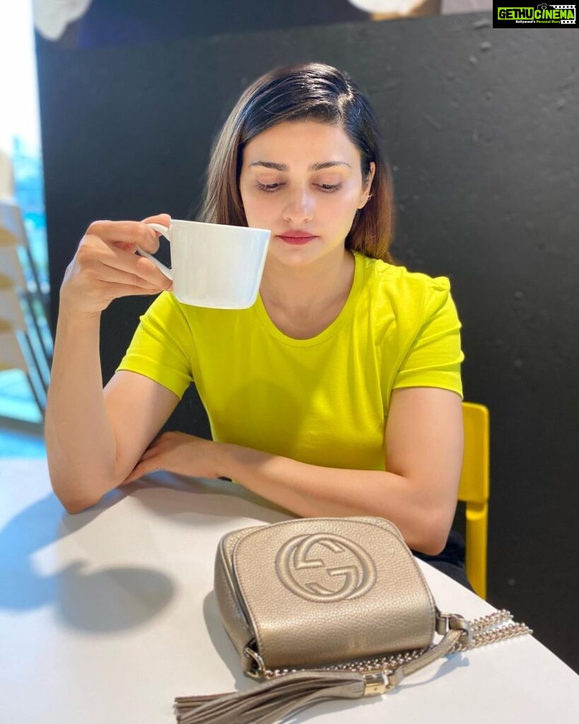 Prachi Deasi Instagram - ☕🧳 #Hyderabad #Dhootha #Day18 #shootlife #coffee #love #pictureoftheday #fakecandid #shooting #shoot #coffeelover #coffeetime #alwaystimeforcoffee #picture #pause #breathe #bekind