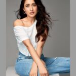 Pragya Jaiswal Instagram - Basic Mondays 💙🤍