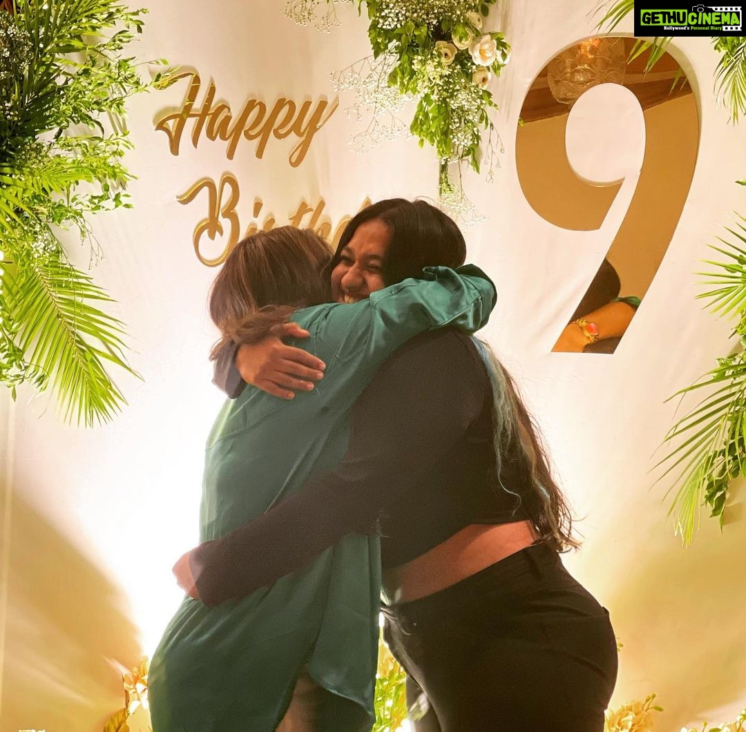 Prayaga Martin Instagram - The many moods of a Birthday. Felt the Love🤍 Grateful for all the people in my life. Thank you everyone, on Insta, off it for thinking of me! Decor @allgood_events 🎈 Cakes @palooda_the_cakeshop @letseatbakers