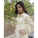 Preetika Rao Instagram - Summer Vibes ! ⛱ But who else is waiting for the Rains ? ☔ 🧿 #pictureoftheday #foryou #salwarkameez #weekendvibes 🧿 Mumbai - मुंबई