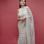 Priyanka Mohan Instagram - Galatta awards 2022 🤍 Styled by @pallavi_85 @openhousestudio.in Outfit @jade_bymk Jewellery: @avrswarnamahaljewellers 📸 @kiransaphotography Makeup @kalwon_beauty Hair @marella_makeupstudio