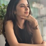 Priyanka Mohan Instagram - 🖤 Dubai, United Arab Emiratesدبي