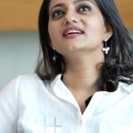 Priyanka Nair Instagram – World schizophrenia day !!
#aamukham
#thecue
@thecue.in @abhilashpn.official @cinematography.pratap @sobhins_filmeditor @deepumusic @shyamkwarrier @aanunobby @_sumathefacechanger_ @rajeswari_subramanyam
#priyankanair #aazham #singleactor #bilingual #malayalam #tamil #schizophrenia
