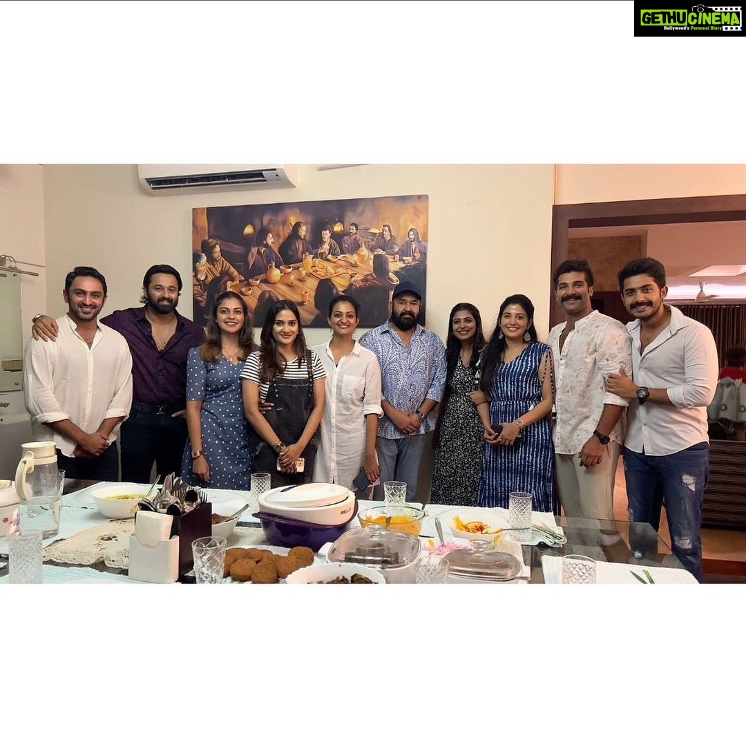 Priyanka Nair Instagram - 12th man team together 😍 #12thman @mohanlal @jeethu4ever @satheesh_kurup @aashirvadcinemas @antonyperumbavoor @kkscreenplay @lintajeethu @anusree_luv @iamunnimukundan @thechandhunadh @aditi.ravi @anu.mohan.k @sshivadaoffcl @leo_lishoy @iamrahulmadhav @antony.anisha @santhy.antony @itss_vinayak @bennet_m_varghese