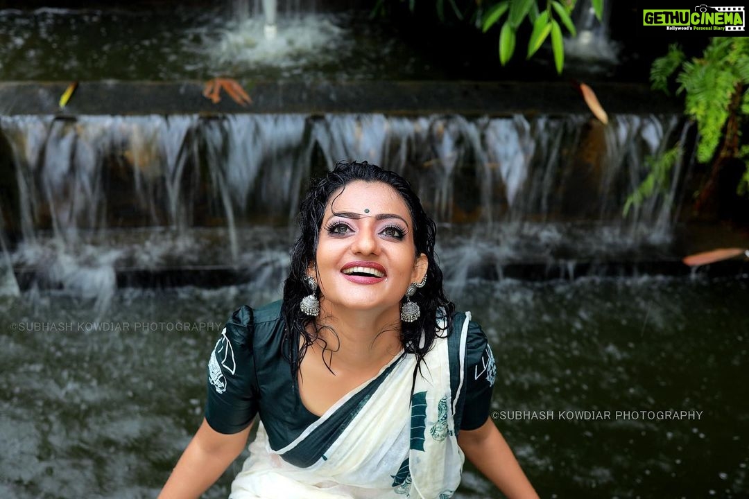 Priyanka Nair Instagram - Mazha ❤️ @subhashkowdiar @fairsalon #mazha#photography#priyankanair#instaday#instagram