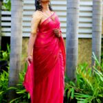Priyanka Nair Instagram - Photography - @shalupeyad Makeup and Hairstyle - @fairsalon Saree - @kasavumall Blouse - @aanunobby #photoshoot #sareelove