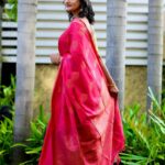 Priyanka Nair Instagram - Photography - @shalupeyad Makeup and Hairstyle - @fairsalon Saree - @kasavumall Blouse - @aanunobby #photoshoot #sareelove