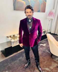 R. Madhavan Instagram - Thank you @varoinmarwah .. for making me look and feel so spiffy and cool at Cannes. I so look forward to your designs and cuts which fits me like a glove .. much love bro. ❤️❤️❤️🙏🙏
