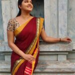 Rachitha Mahalakshmi Instagram – They say there is a shade of red for every woman……. And ya they said that right…. 🔥
:
#sareelove @nethraa_xclusiv ❤️
:
#idhusollamarandhakadhai 
#supportwomenentrepreneurs🙋🏼💪🏻