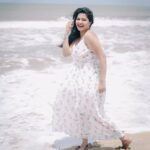 Rachitha Mahalakshmi Instagram – Let d sea 
Set you free…. 🌊 
:
😉😉😉😉
@_harini_captures