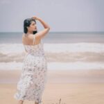 Rachitha Mahalakshmi Instagram – Let d sea 
Set you free…. 🌊 
:
😉😉😉😉
@_harini_captures