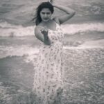 Rachitha Mahalakshmi Instagram – Let d sea 
Set you free…. 🌊 
:
😉😉😉😉
@_harini_captures