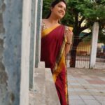 Rachitha Mahalakshmi Instagram – They say there is a shade of red for every woman……. And ya they said that right…. 🔥
:
#sareelove @nethraa_xclusiv ❤️
:
#idhusollamarandhakadhai 
#supportwomenentrepreneurs🙋🏼💪🏻