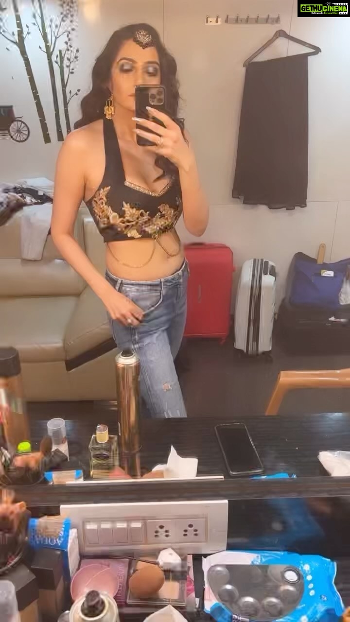 Ragini Dwivedi Instagram - Trend π @ap.dhillxn New tamil movie alert with @santa_santhanam Makeup n hair @shalnigowda_official @shalnigowda_artistry #raginidwivedi #trendingsongs #trendingreels #trendingnow #tamilactress #tamilcinema #love #poser #chennai #actor #influencer #instagood #instagram #instadaily Bangalore, India