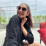 Ragini Dwivedi Instagram - She wore a smile like a loaded gun 💕 #raginidwivedi #instagood #instadaily #instafashion #trendingsongs #poser #positivenewsdaily #potd #photoshoot #smile😊 #smile #actorslife #influencer Bangalore, India