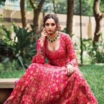 Ragini Dwivedi Instagram – THE QUEENS DAY 😊❣️
Shot by @kiran.venkataramanappa 
Styling @rudraksh_dwivedi 
Makeup and hair @pkr_makeupnmore 
Wearing @ritukumarhq @ri_ritukumar 

#raginidwivedi #birthdaygirl #celebration #poser #actor #influencer #philanthropist #happiness #indiangirls #ethnicwear #indianclothing #instagood #insta #instagram #instafashion #viralpost #viral #trending Bangalore, India