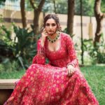 Ragini Dwivedi Instagram – THE QUEENS DAY 😊❣️
Shot by @kiran.venkataramanappa 
Styling @rudraksh_dwivedi 
Makeup and hair @pkr_makeupnmore 
Wearing @ritukumarhq @ri_ritukumar 

#raginidwivedi #birthdaygirl #celebration #poser #actor #influencer #philanthropist #happiness #indiangirls #ethnicwear #indianclothing #instagood #insta #instagram #instafashion #viralpost #viral #trending Bangalore, India