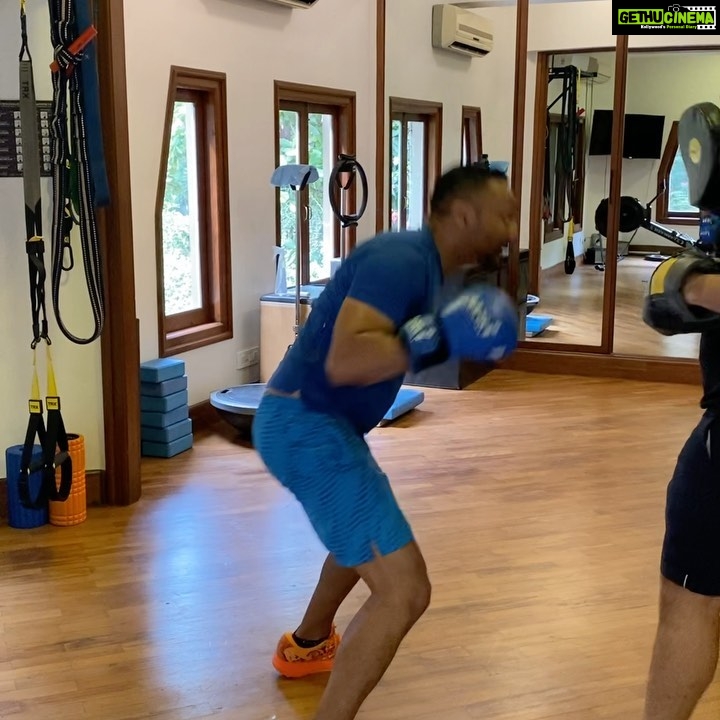 Rahul Bose Instagram - Vignette 1 : Finally getting back to some semblance of movement. With the deceptively sadistic #NevilleWadia @soleusmoves