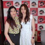 Rakul Preet Singh Instagram - What a Mad morning it was with the lovely @rakulpreet live in the @feverfmofficial studios! . . Catch the whole chat tmrw on the show. #runway34 @runway34film #rakul #trendingreels