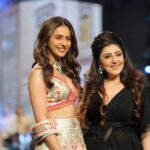 Rakul Preet Singh Instagram - Loved being a showstopper for @archanakochharofficial for the Finale at the Bombay Times Fashion Week Day 1 is association with @om_jewellers for the Textile Ministry of Madhya Pradesh. Was an honour wearing designs with so much thought and effort put into them