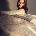 Rakul Preet Singh Instagram - Eid Mubarak ❤️ Wishing you lots of love, peace and prosperity 🌙