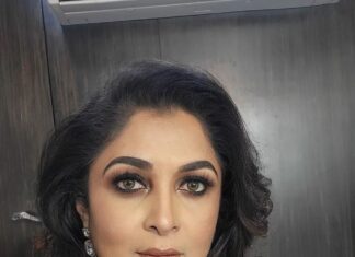 Ramya Krishnan Instagram - Shining in silver 💞 @vijaytelevision @disneyplushotstartamil Outfit : @sidneysladen @sidneysladenofficial MUA : @artistrybyolivia Jewellery : @pradejewels Hair : @manohar_hair #bbjodigal2