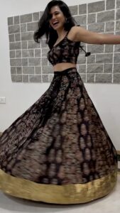 Ramya Pandian Instagram - Flaunting the beautiful lehanga like…. Dharshanaaa🖤 Outfit @dithi.studio @vaaniraghupathyvivek Editing credits @anupamasindhia