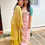 Rashmika Mandanna Instagram - Today my friend @raaginimuddaiah got married.. (and I don’t have a picture with her from today 😣) but I wouldn’t have missed it for the world! After missing a 4 AM flight and having my flights delayed 4-5 times.. 🥲 thank god, I finally made it to her wedding! 🥰 And OMG! what a beautiful bride she is.. ❤️❤️ Ahhh.. and these girls.. I literally grew up with these girls.. ❤️ it’s been 17 years since I’ve known them and nothing’s changed at all.. ❤️ They keep me sane.. they keep me rooted.. they keep me happy.. and these are my girls.. ❤️ So so glad today I got to see them! I wanted to share a lil something from my personal space with you all.. 😉❤️ This is how your Rashmika was before most of you have known her and looks like nothing has changed! 😄❤️
