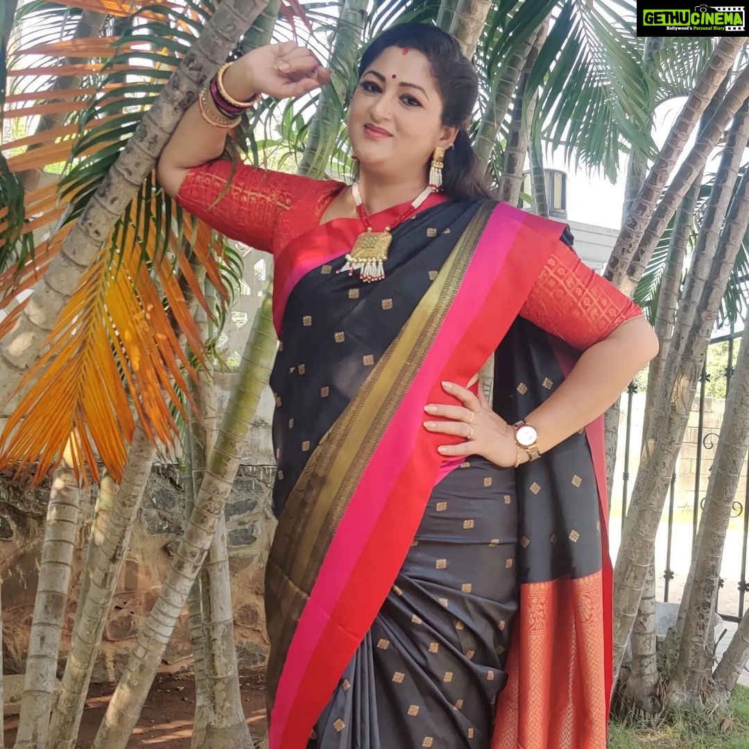 Rekha Krishnappa Instagram - With vibrant colours and beautiful designs put together this saree from @imon_arte_boutique looks fabulous and fantastic... Rite? Thank you so much @imon_arte_boutique for this beautiful saree, it's making me look beautiful... . . . . #sareecollections #sareedraping #sareestyle #sareelove #sareeindia #sareeonlineshopping #sareefashion #sareeaddict #sareelover Chennai, India
