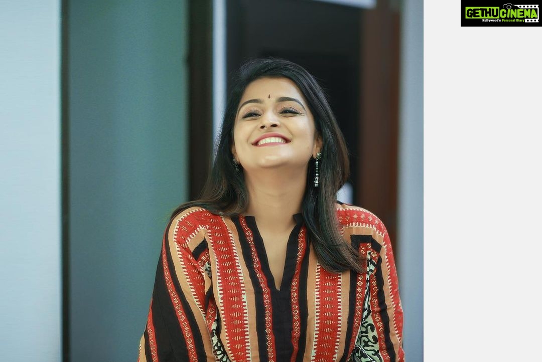 Remya Nambeesan Instagram - Wearing #ritukumar @ritukumarhq Styling @divyaaunnikrishnan MUAH @jo_makeup_artist Photography @akphotography_mumbai @primevideoin #modernlovechennai #instagram #insta #ınstagood Mumbai, Maharashtra