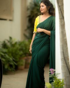 Reshmi Menon Instagram - Read those signs. Take the chance make a change 😊
A fun quick shoot with 

Makeup @kaviyaartistry_off 
Hairstyle @priyanga_makeover_artistry 
Costume @yoshnasbyela 
Photography @camerasenthil @rrajeshananda