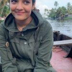 Ritika Singh Instagram - Throwback to OMK shoot days in Kerala ♥️🌴🪴🌻 #ohmykadavule #omk #kadhaipoma