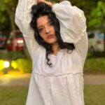 Ritika Singh Instagram – 🤍🌻🧡💫

📸 – @anishavaswani 
👗 – @iostaclothing