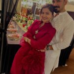Rubina Dilaik Instagram - Eid Mubarak 🌙 Pyaar he pyaar base apke iss Khubsurat aashiyane mein @tintin3012 @huseinkk . . . . . Libas : @narayaniadukia Styled by : @styledbyashna @ashnaamakhijani